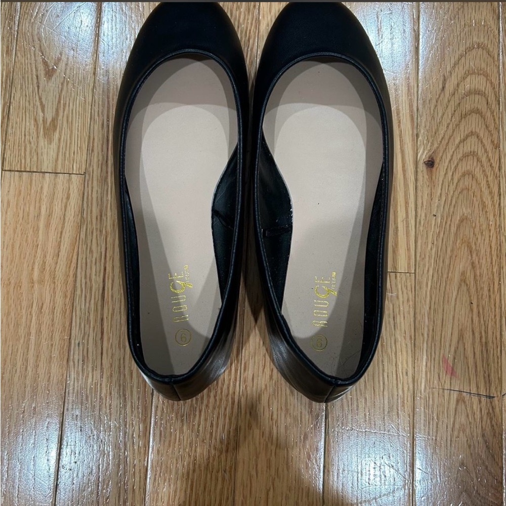 Women's Classic Black Flats